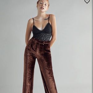 Reformation “Wes Velvet Pant” in Chestnut | Size, 4